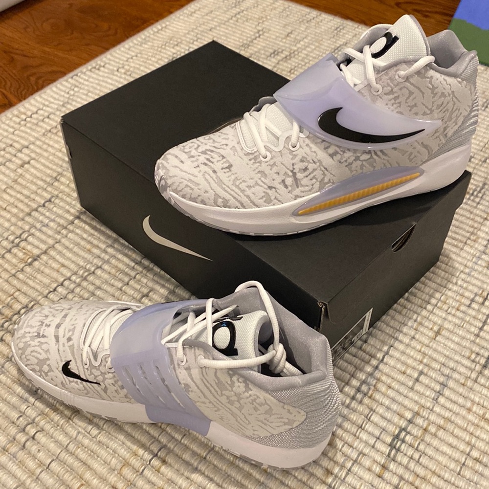 Nike Kevin Durant basketball shoes NWT NIB